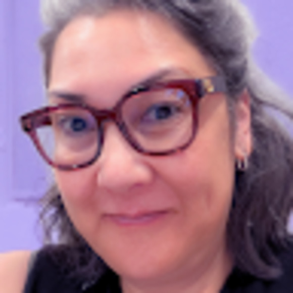 Meet your Posher, Vickie - Picture 1 of 1